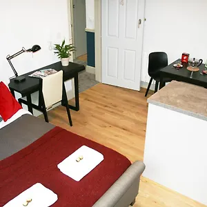charming-executive-studios.hotelsin-nottingham.com/